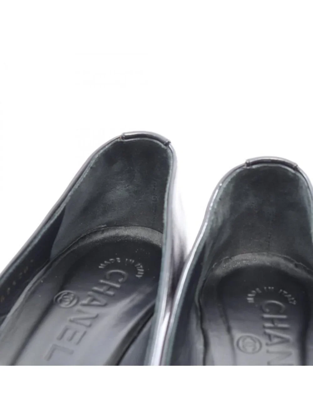 Chanel Pumps CC Logo Leather Patent Heels